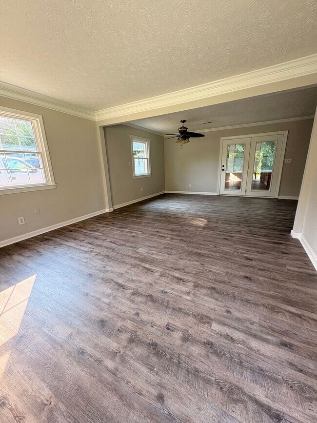 Building Photo - Spacious 3-Bedroom Ranch Home in Thomasville