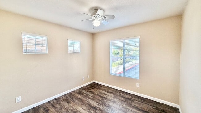 Building Photo - Bright & Lovely Two Story Townhome in the VistaMonte at San Luis Rey HOA Community of Oceanside!