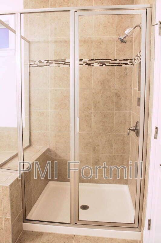 Building Photo - 521 Vine St