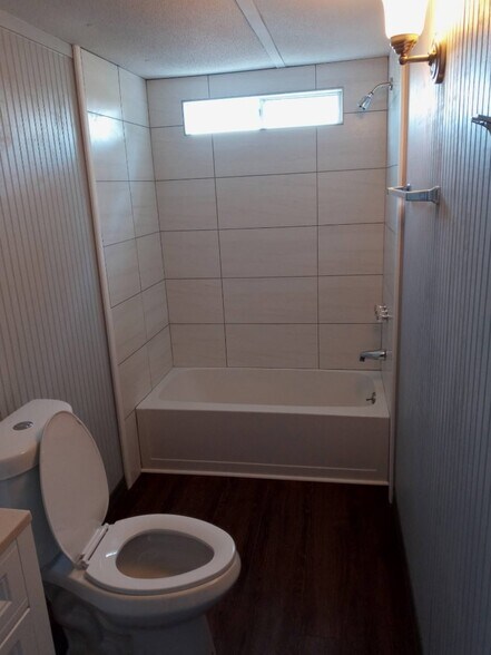 Building Photo - 4240 Morlock Ln