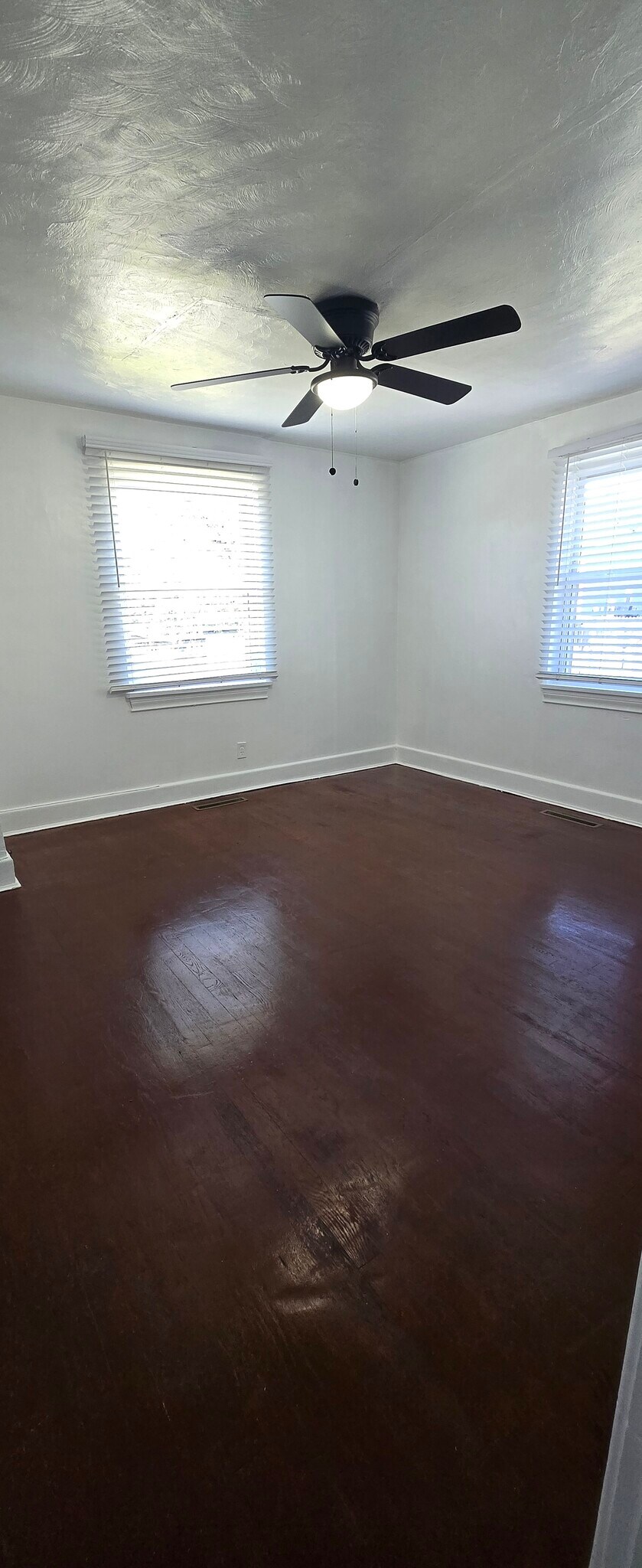 Building Photo - 818 Coolidge St