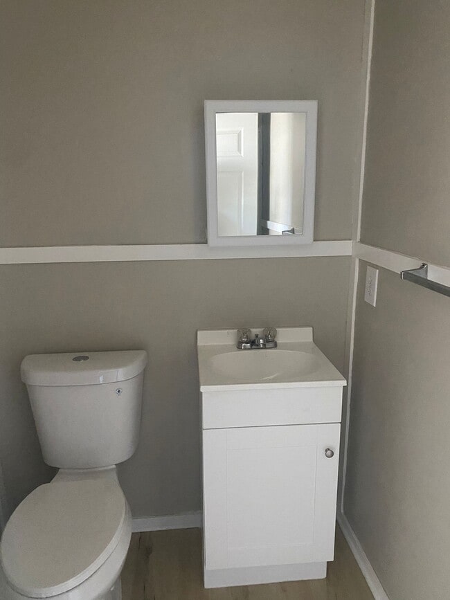 Building Photo - 8018 Grady Dr