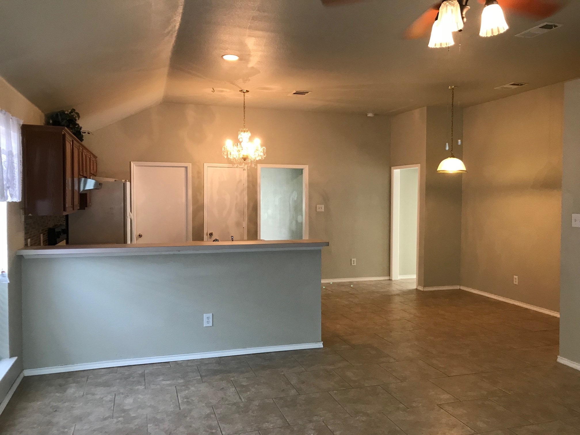 Building Photo - 713 Cooper Ln