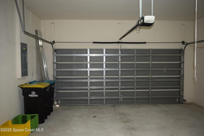 Building Photo - 1170 Eleuthera Dr NE