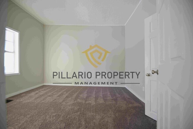 Building Photo - Close to Marion University, 3 Bedroom, 1.5...