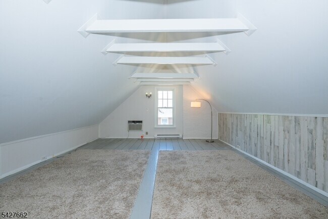 Building Photo - 200 Valley Rd