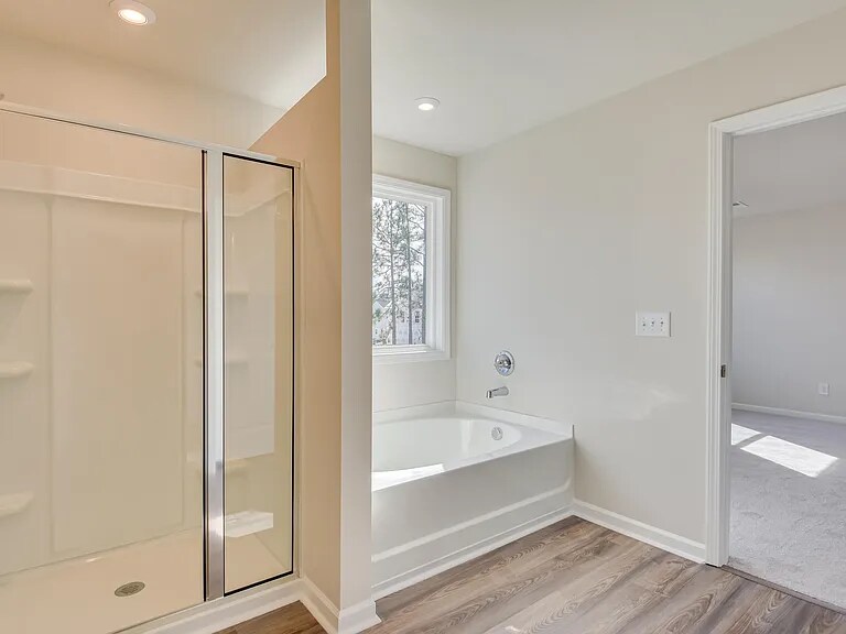 Master Bathroom - 693 Count Fleet Ct
