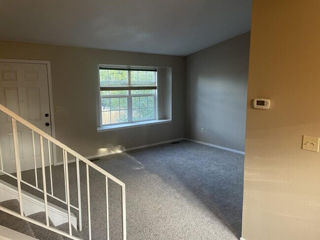 Building Photo - 8575 Cottonwood Way