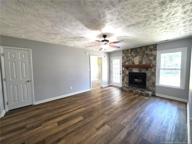 Building Photo - 5004 Paulsun Dr
