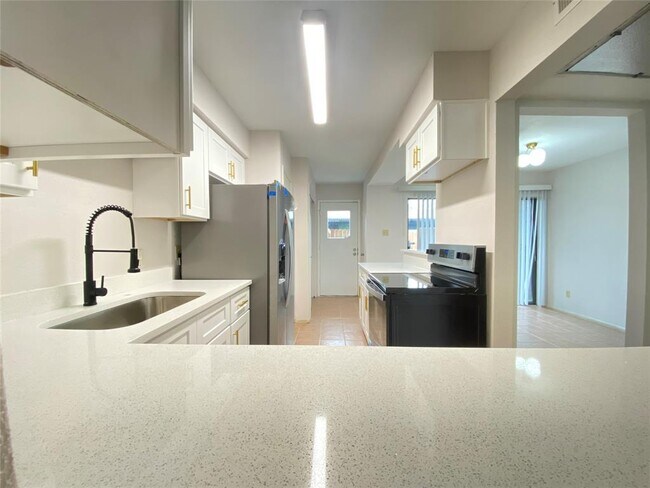 Building Photo - 2601 S Braeswood Blvd