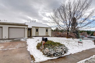 Building Photo - Unique, Rustic, and Spacious Living! Walk ...
