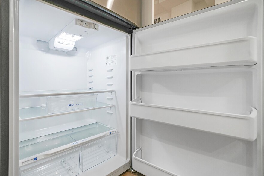 Building Photo - 2613 N Fairfield Ave