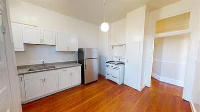 Building Photo - Beautiful 2 Bedroom 1 Bathroom with backya...