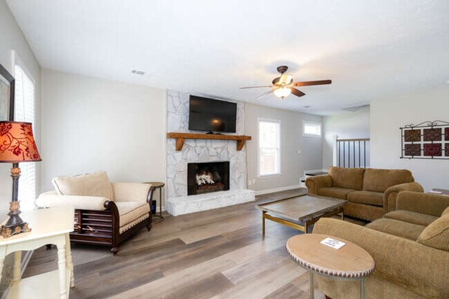 Primary Photo - 1060 Washington Ave