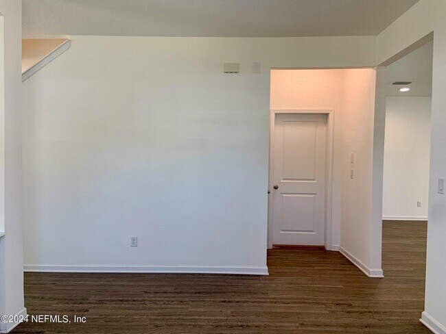 Building Photo - 810 Laurel Valley Dr