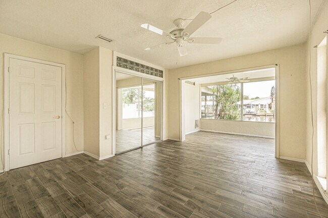 Building Photo - 4149 Floramar Ter