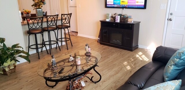 breakfast bar - 2725 Wren Dr