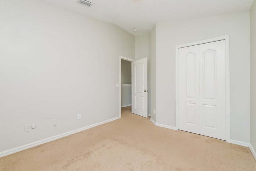 Building Photo - 10621 Navigation Dr