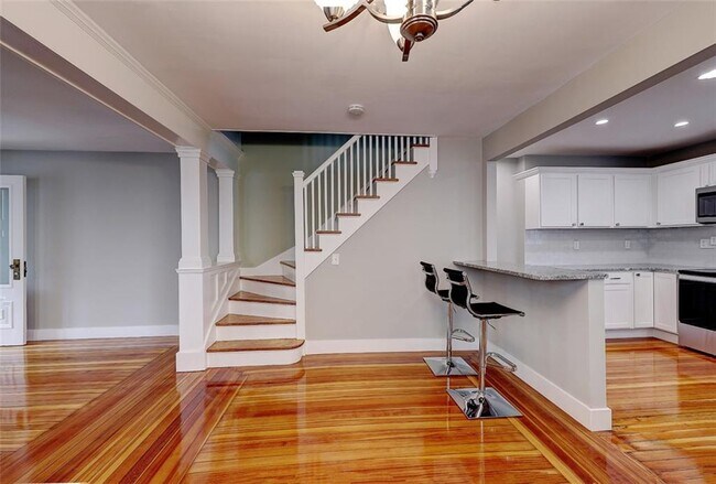 Building Photo - 167 Lafayette St