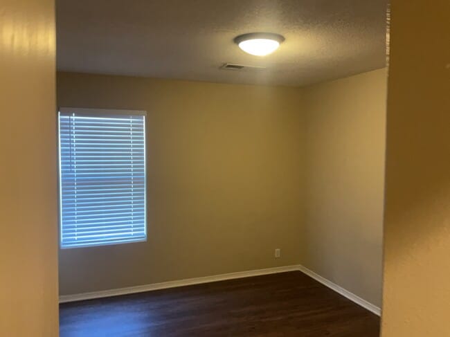 Building Photo - 1312 Penasco Rd NE