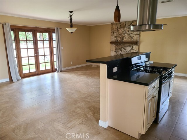 Building Photo - 15720 Rose Ln