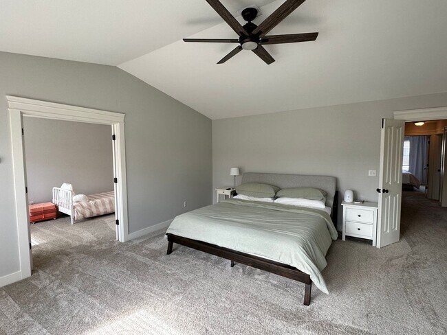 Building Photo - 7731 McKinley Loop NE