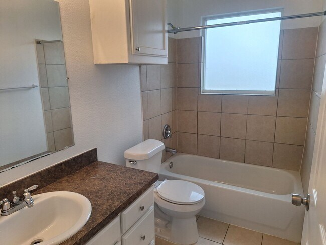 Building Photo - 2621 Lee Ave