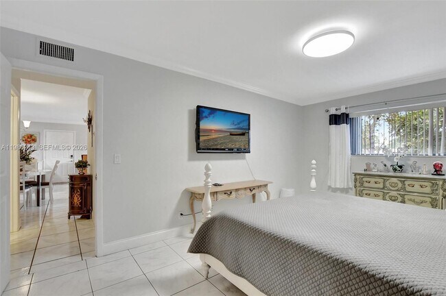 Building Photo - 588 Trace Cir