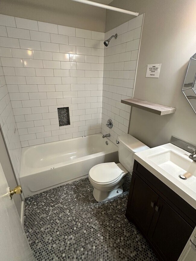 Building Photo - 3BD/1.5BA Home located in Colonial Acres!