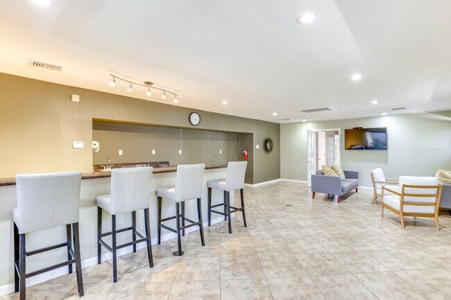 Building Photo - 5995 N 78th St