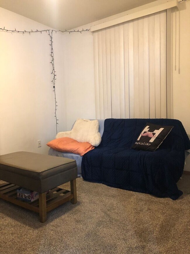 Building Photo - 711 B St