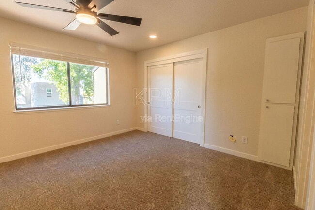 Building Photo - 955 Academy St