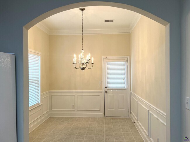 Building Photo - 323 Harvest Walk