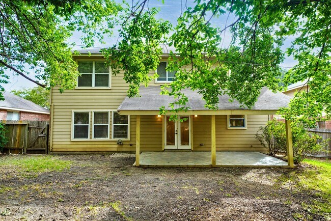 Building Photo - Beautiful Rental now available in Thistle ...