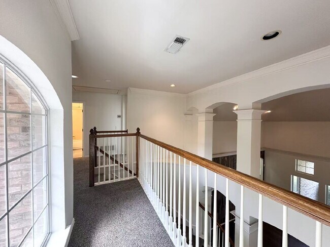 Building Photo - 6108 Autumn Point Dr