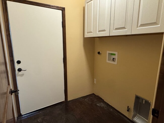 Building Photo - Brand new 3 bedroom, 2 bathroom home in Cedar Crest, NM