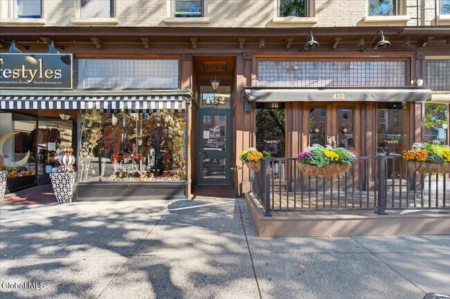 Primary Photo - 432 Broadway