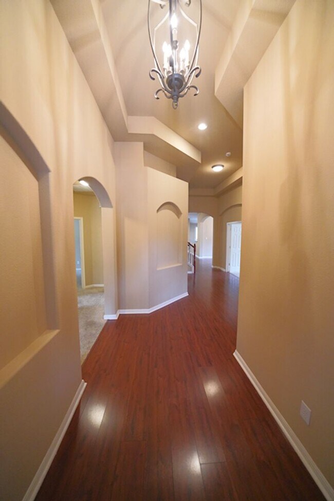 Building Photo - Beautiful Home Now Available in the Covete...