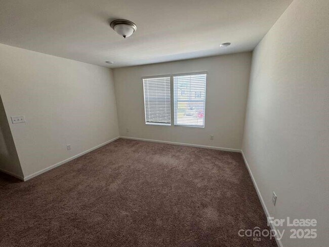Building Photo - 1354 Harleston St