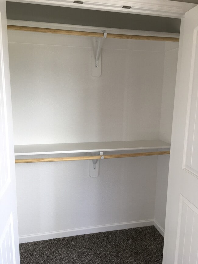 Building Photo - Single Level 2 Bed 1 Car Attached Villa in...
