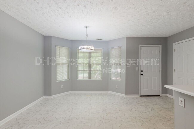 Building Photo - 5625 Strathmoor Manor Cir
