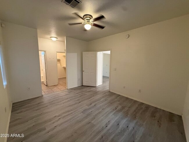 Building Photo - 2603 E Fraktur Rd