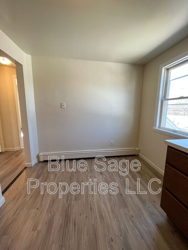 Building Photo - 1010 Yates Ave