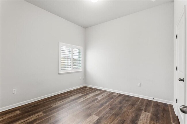 Building Photo - 7909 Catbird Ln
