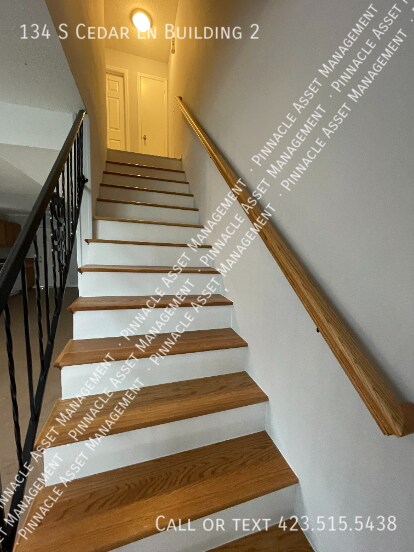 Building Photo - 134 S Cedar Ln