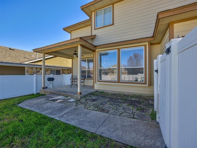 Building Photo - 120 Gila Cliff Dr