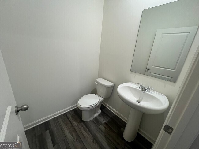 Building Photo - 7760 Sudbury Cir