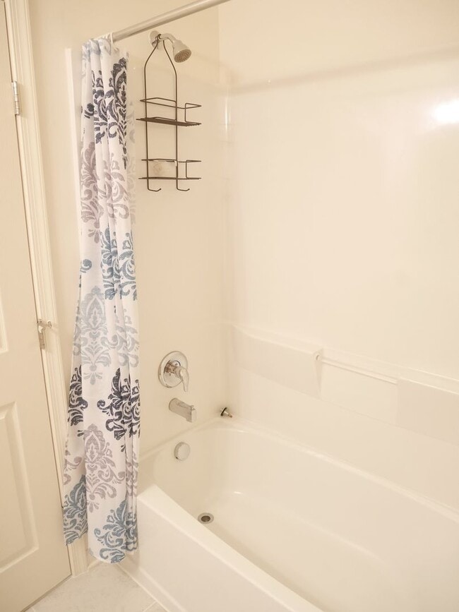 Building Photo - Stunning 3 Bedroom Townhouse Easton, MD