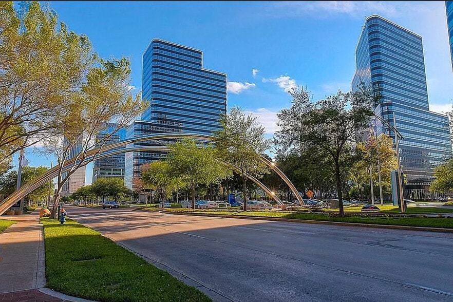 Building Photo - 1901 Post Oak Blvd