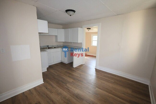 Building Photo - 1305 N Garvin St